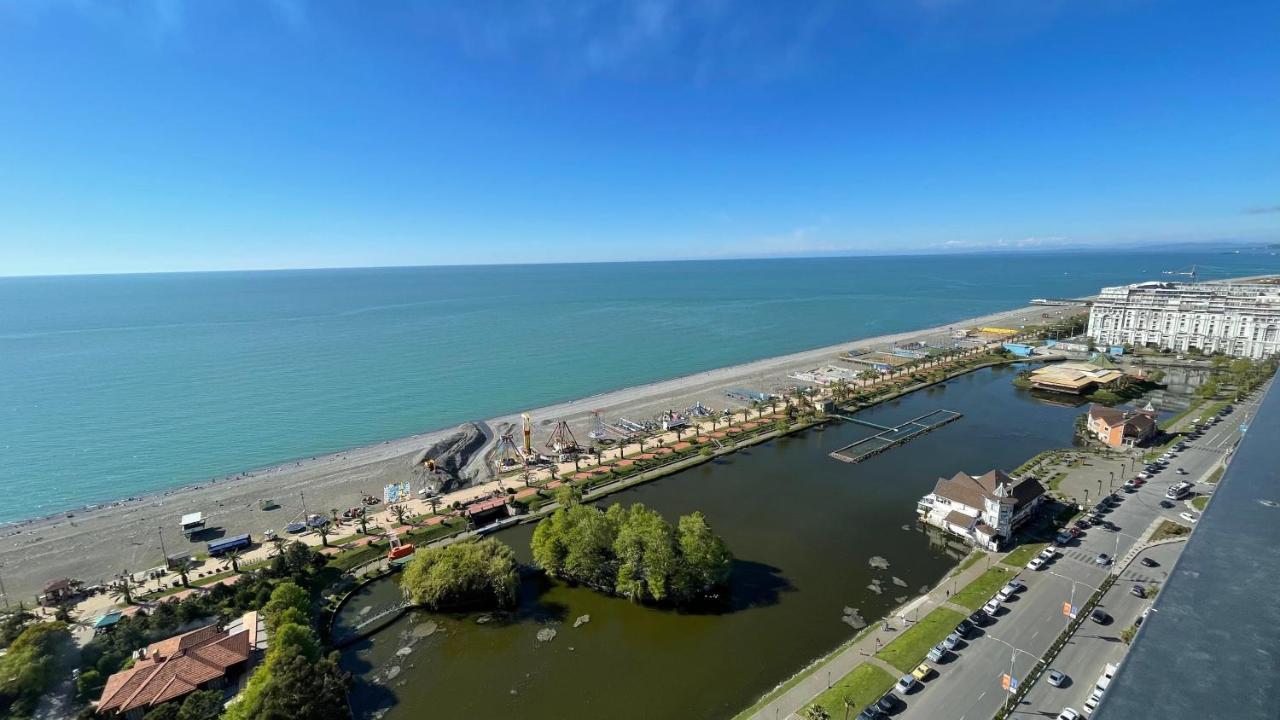 Aparthotel Hellobatumi Exterior foto