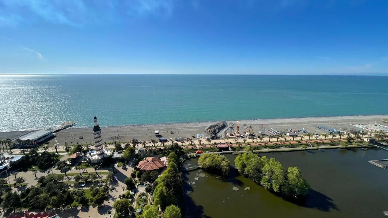 Aparthotel Hellobatumi Exterior foto