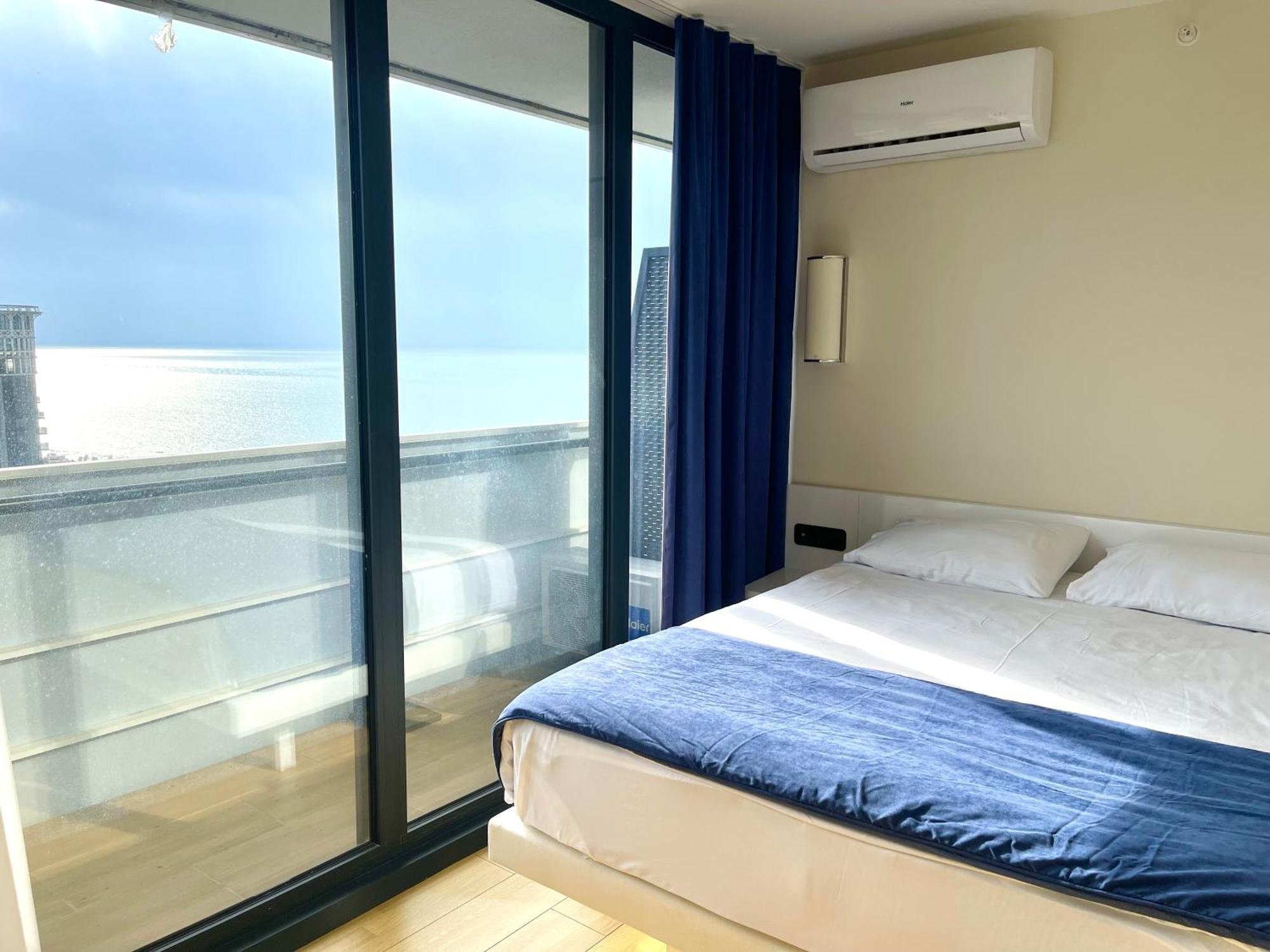 Aparthotel Hellobatumi Exterior foto